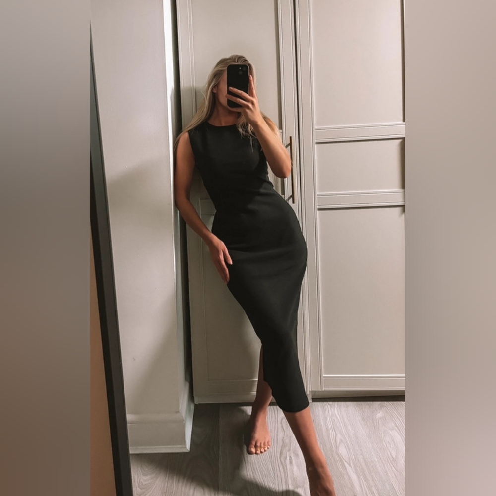 Zara Open back dress in black